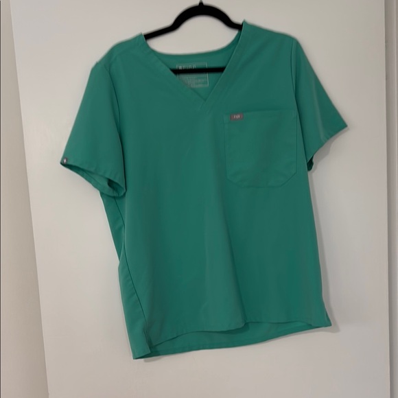 FIGS Surgical Green Catarina One Pocket Scrub Top - Picture 1 of 3